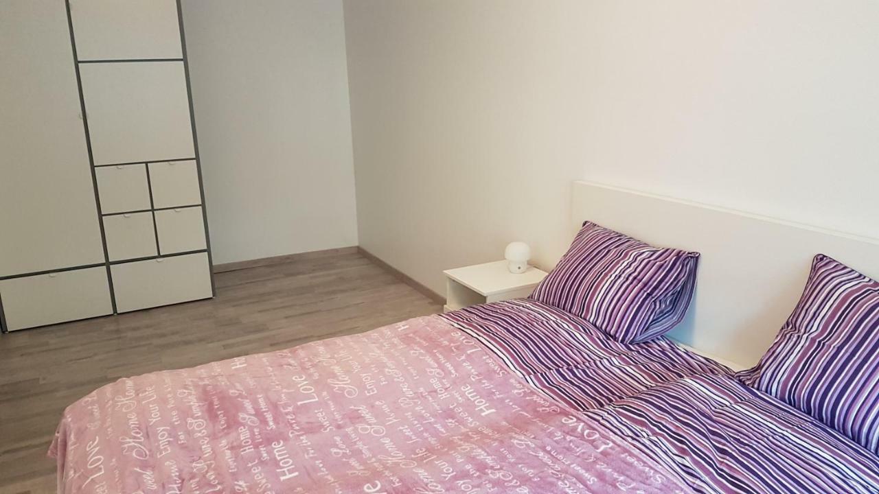J&E Neries Apartment Kaunas Ngoại thất bức ảnh